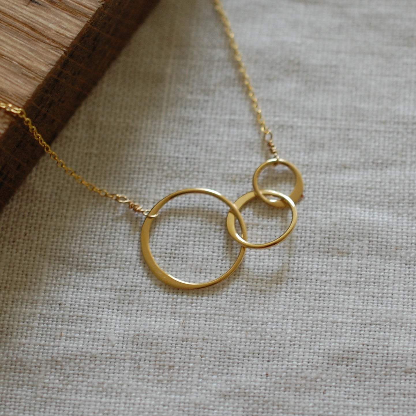14K Gold Two-Tone Diamond Interlocking Circles Pendant Necklace | Dallas TX